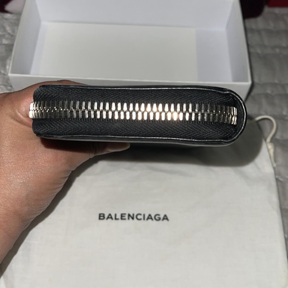 Balenciaga wallet preloved excellent condition black leather full set. - Picture 4 of 12